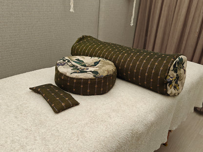 Handmade & mindful | bolster, meditatiekussen, oogkussen